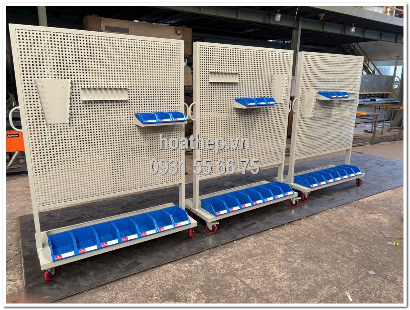 Bảng treo dụng cụ,  Bảng treo đục lỗ,  Bảng treo dụng cụ c&oacute; b&aacute;nh xe,  Bảng treo đồ nghề 1200x500,  Bảng treo k&egrave;m khay v&agrave; m&oacute;c treo,  Gi&aacute; treo dụng cụ đa năng