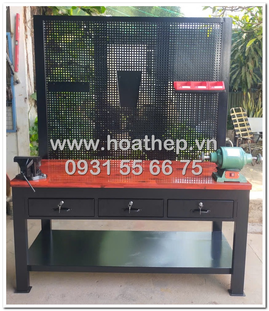 Bàn thao tác 3 ngăn kéo  HT - BTT010